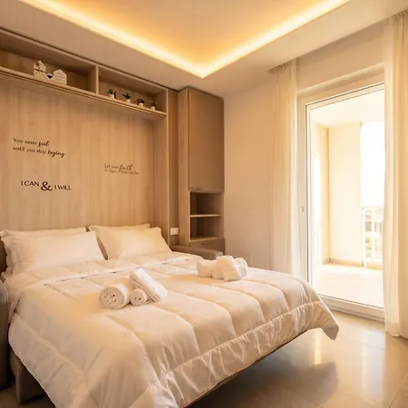 The Essential Vi - Private Parking Apartahotel 3*